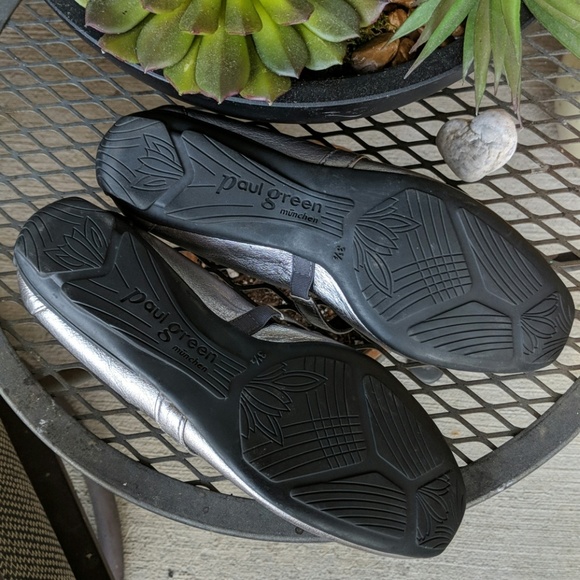 Paul Green Silver Patent Flats Size 6/ 3.5… - Picture 4 of 8